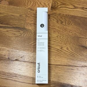 NEW Cricut Vinyl 1 sheet White
